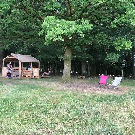 Charriot En Pâture Campismo de Luxo Touligny