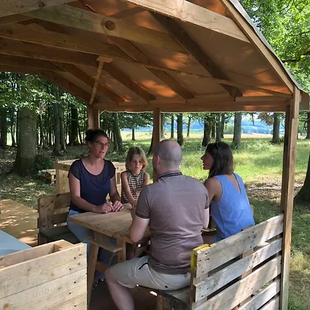 Charriot En Pâture Campismo de Luxo Touligny